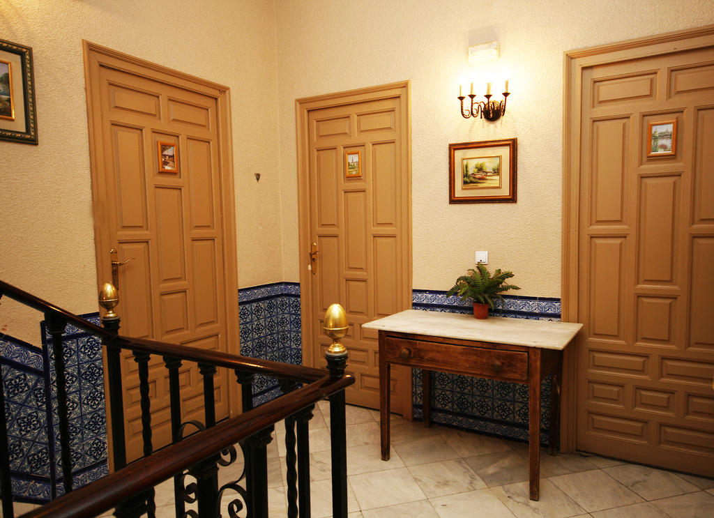 Hostal Van Gogh Seville Exterior photo